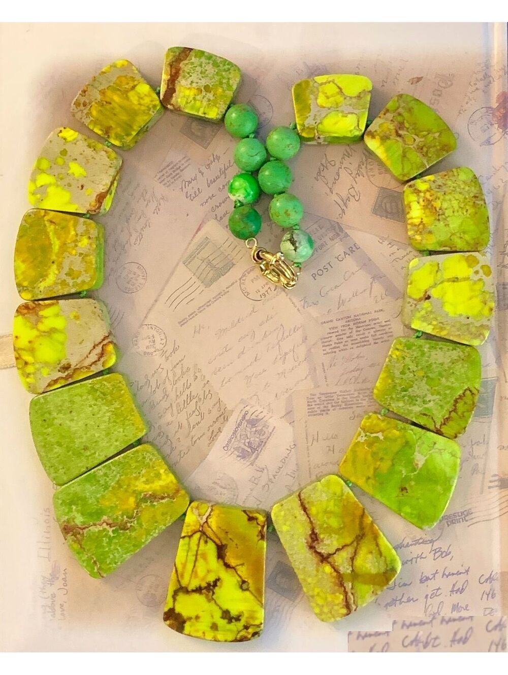 Genuine Stone Vintage Lime Green Variegated Southwestern Boho Chic Necklace